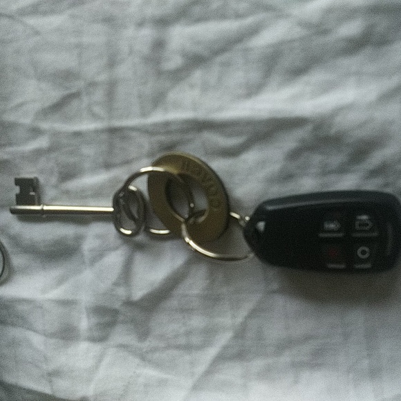 - Coach key chain 1Sz$28 +  free scarf. - Picture 3 of 6